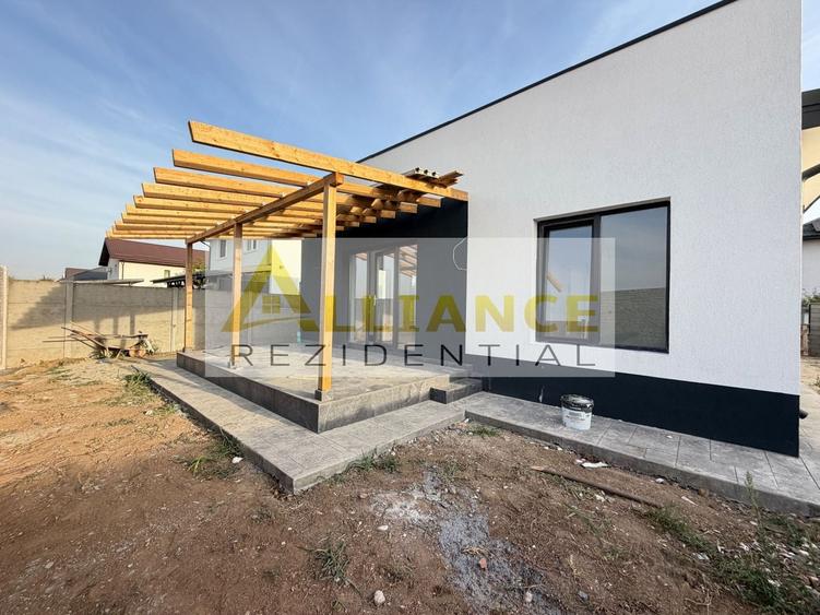Casă individuală cu 4 camere cu Canalizare în Berceni
