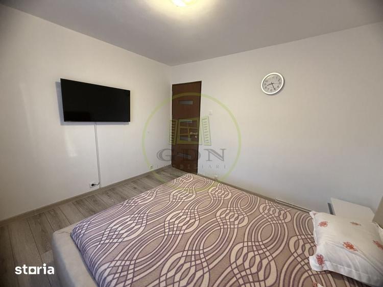 Apartament cu 3 camere decomandat în Craiovița Nouă