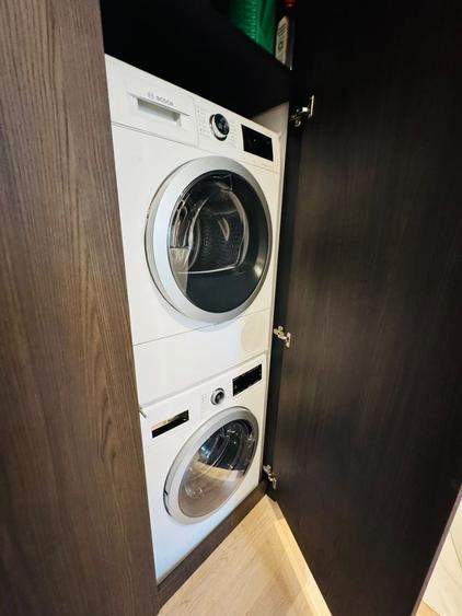 Apartament cu 3 camere semidecomandat, mobilat în P-ța Romană