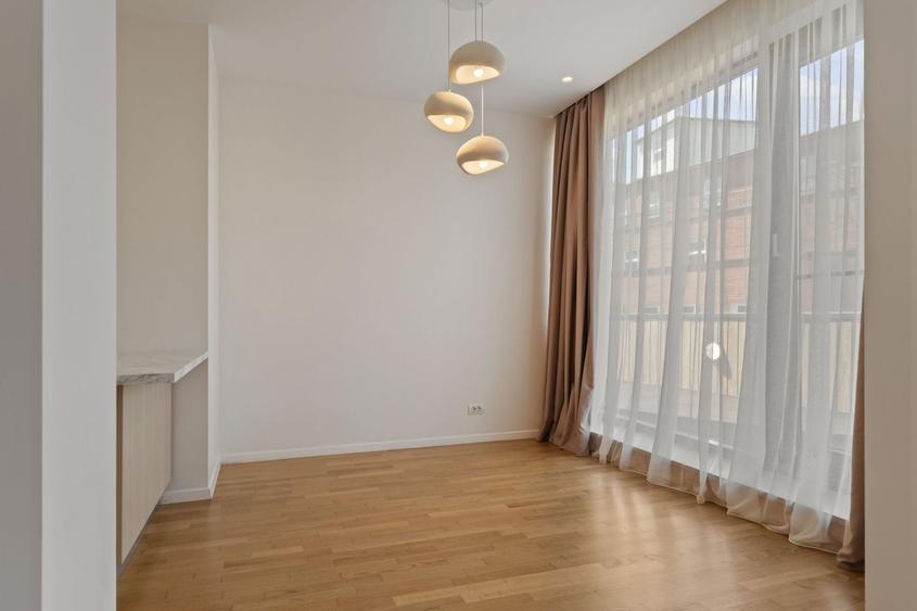 Apartament cu 3 camere decomandat, mobilat în Universitate