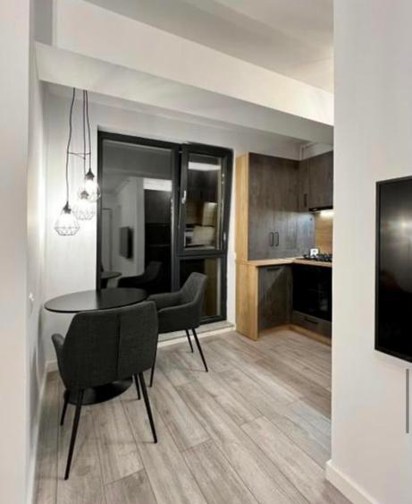 Apartament cu 2 camere semidecomandat în 13 Septembrie