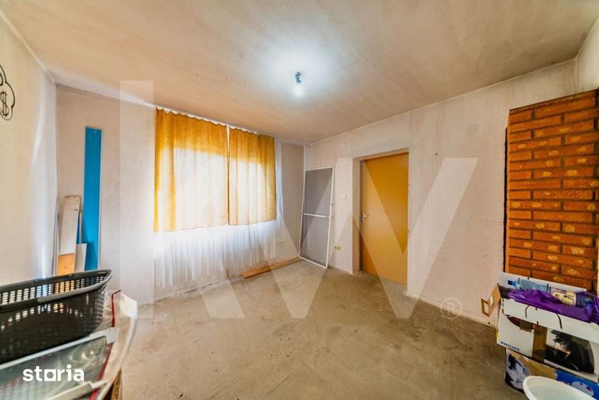 Casă cu 5 camere cu Teren 1200 Mp în Zăbrani