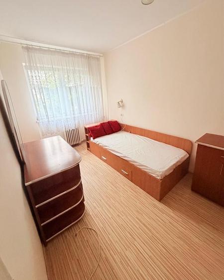 Apartament cu 3 camere semidecomandat în Cuza Vodă
