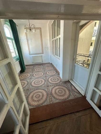 Apartament cu 6 camere decomandat în Tineretului