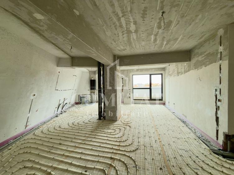 Apartament cu 4 camere semidecomandat în Zorilor