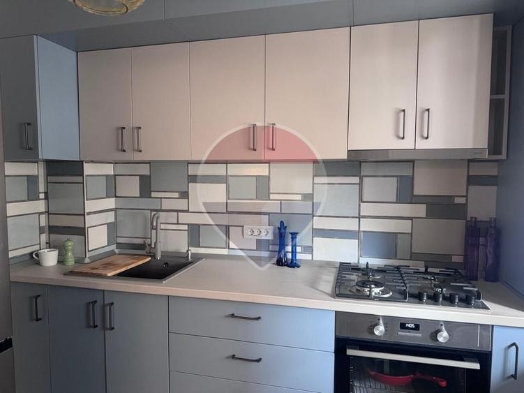 Apartament cu 2 camere decomandat, mobilat în Semicentral