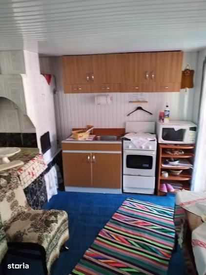 Casă cu 2 camere cu Teren 1300 Mp în Crăcăoani