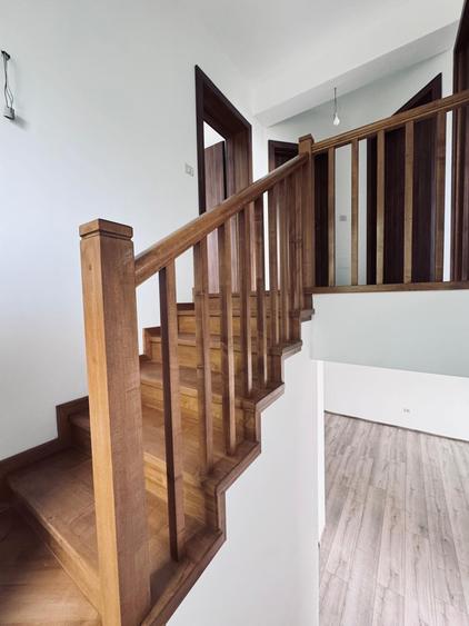 Duplex cu 5 camere cu Teren 400 Mp în Chișoda