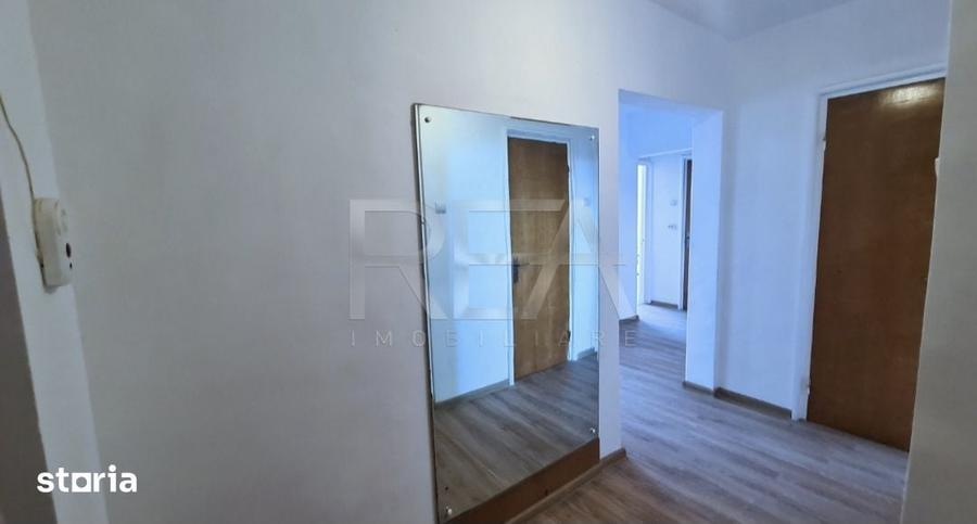 Apartament cu 3 camere decomandat în Drumul Taberei