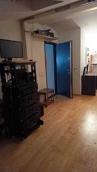 Casă individuală cu 6 camere cu Canalizare în Tineretului