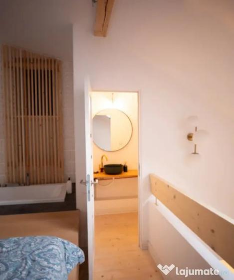 Apartament cu 3 camere semidecomandat în Semicentral
