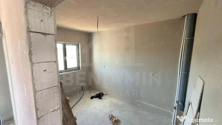 Casă cu 4 camere cu Teren 200 Mp în Central