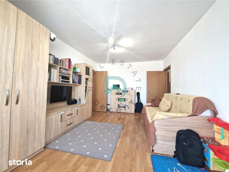 Apartament cu 2 camere semidecomandat în Est