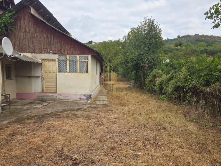 Casă individuală cu 2 camere cu Canalizare în Gioseni
