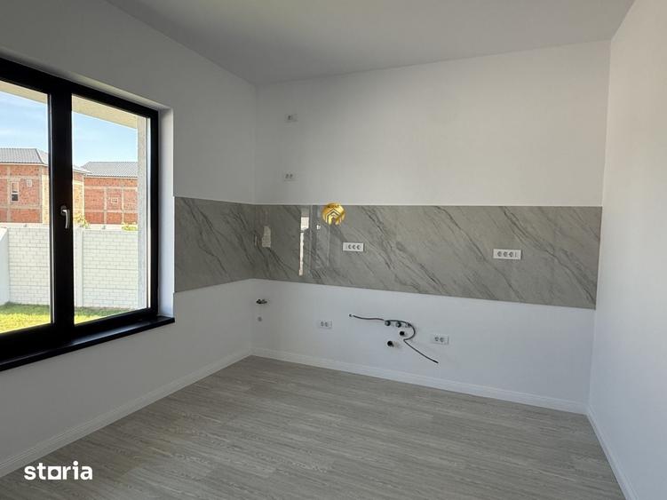 Casă cu 4 camere cu Teren 400 Mp în Central