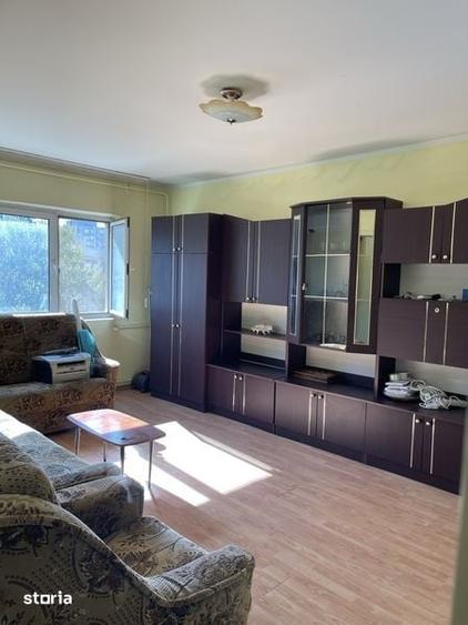 Apartament cu 3 camere decomandat în Crângași