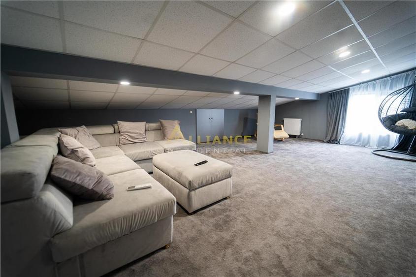 Casă cu 5 camere cu Teren 755 Mp în Frumușani
