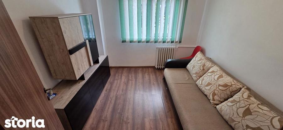 Apartament cu 3 camere decomandat în Circumvalațiunii