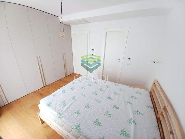 Apartament cu 3 camere semidecomandat în Aviației