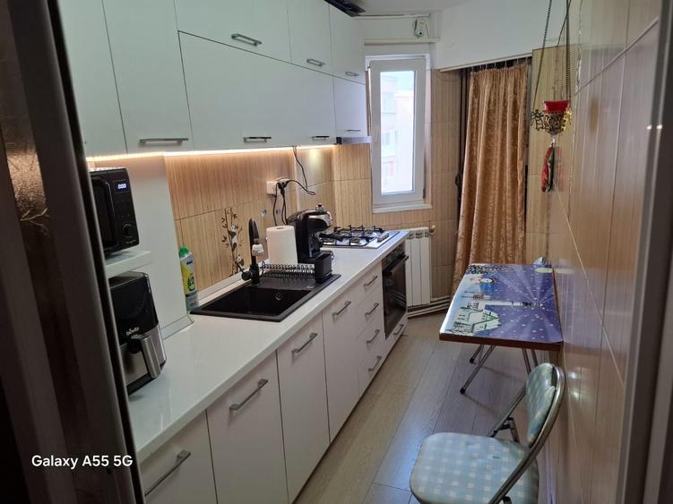 Apartament cu 2 camere semidecomandat în Viziru 1