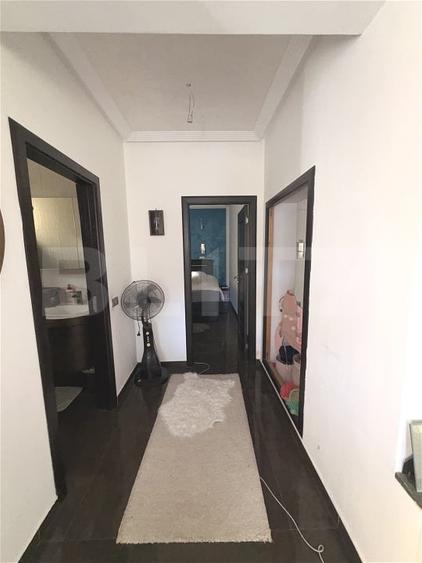 Apartament cu 3 camere semidecomandat, mobilat în Florești