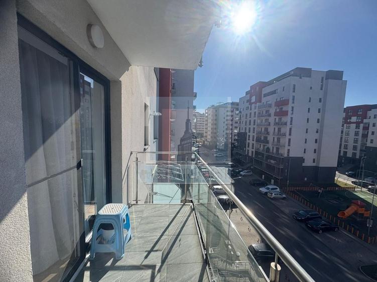 Apartament cu 2 camere decomandat în Tractorul