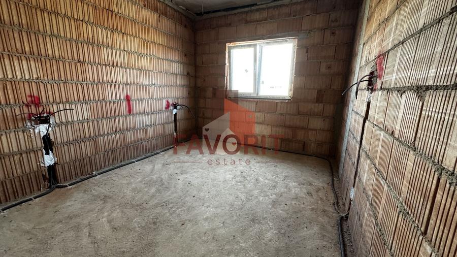 Duplex cu 3 camere cu Canalizare în Moșnița Nouă