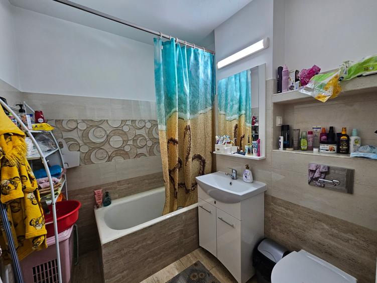 Apartament cu 3 camere decomandat în Șagului
