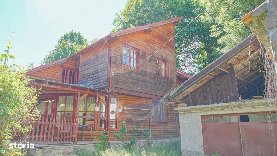 Casă cu 4 camere în Moieciu