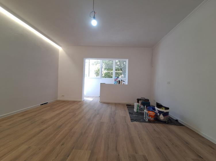 Apartament cu 3 camere decomandat în Dâmbovița