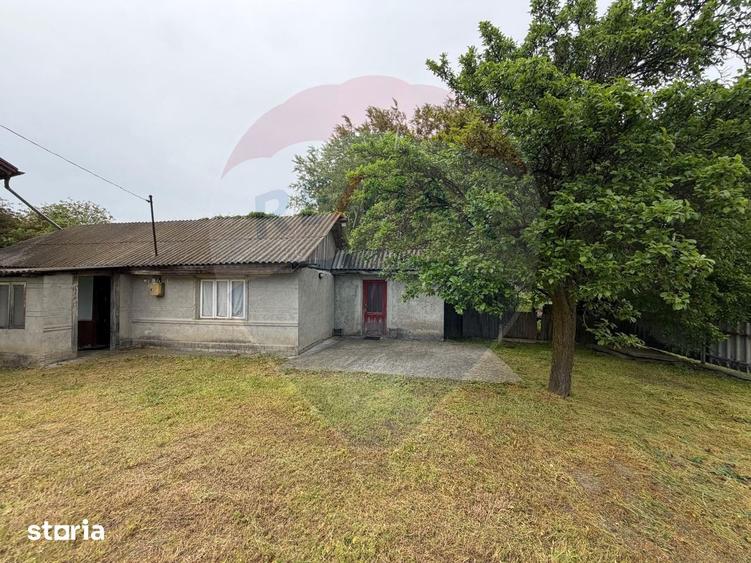 Casă cu 5 camere cu Teren 2566 Mp în Bolotești