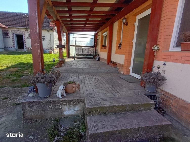 Casa in Cheriu + o casa restaurata cu 1277mp livada si gradina - 8