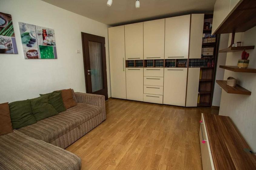 Apartament cu 2 camere semidecomandat în Exterior Vest