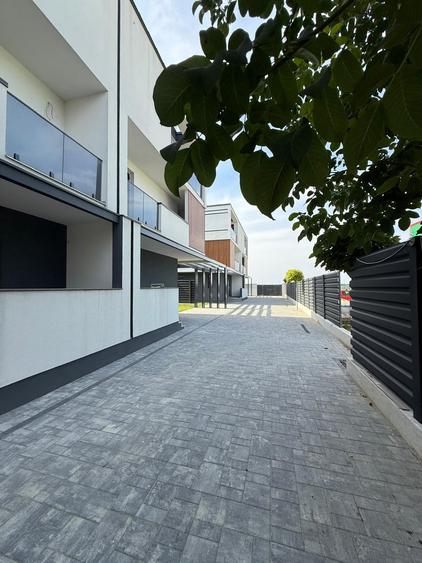 Duplex cu 5 camere cu Teren 60 Mp în Exterior Nord