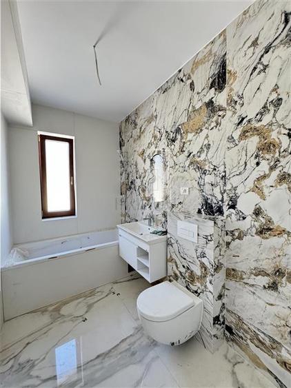 Duplex cu 5 camere cu Canalizare în Chișoda