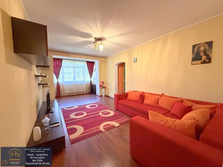 Apartament cu 3 camere semidecomandat în Micro 19