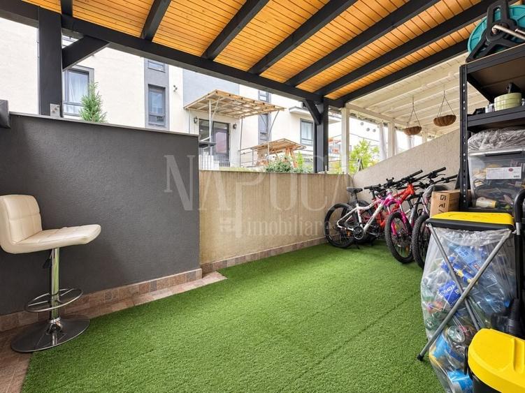Apartament cu 3 camere semidecomandat în Florești
