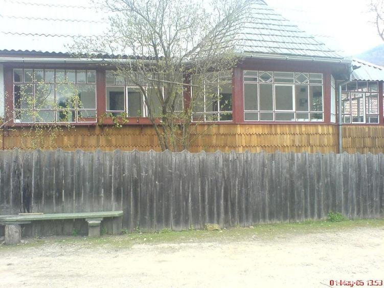 Casă cu 4 camere cu Teren 2000 Mp în Vale