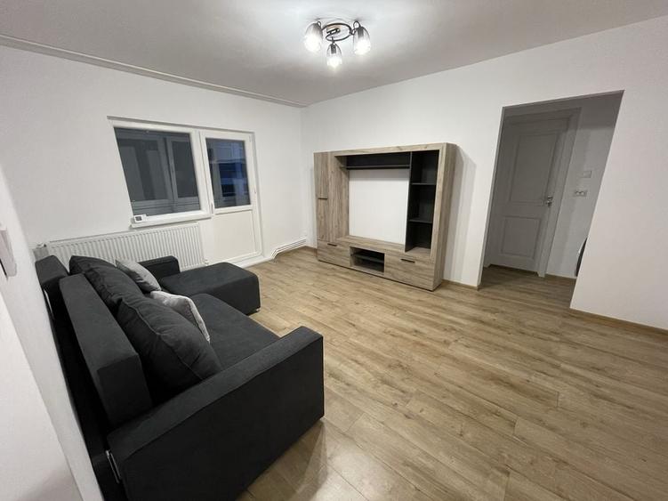Apartament cu 2 camere semidecomandat în Central