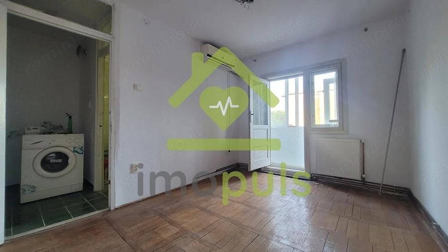 Apartament cu 3 camere semidecomandat în Dâmbovița