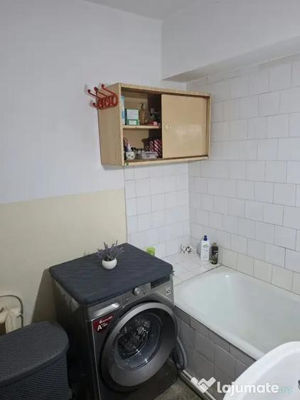 Apartament cu 3 camere semidecomandat în Ultracentral