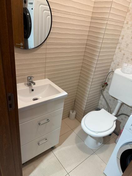 Apartament cu 3 camere decomandat în Exterior Vest