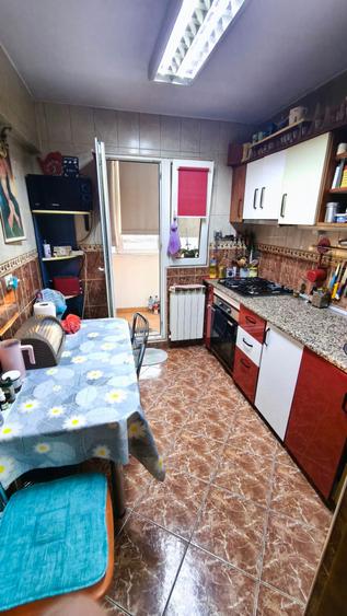 Apartament cu 3 camere decomandat în Gheorghe Doja
