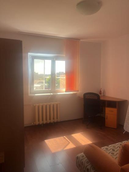 Apartament cu 4 camere decomandat în Panduri