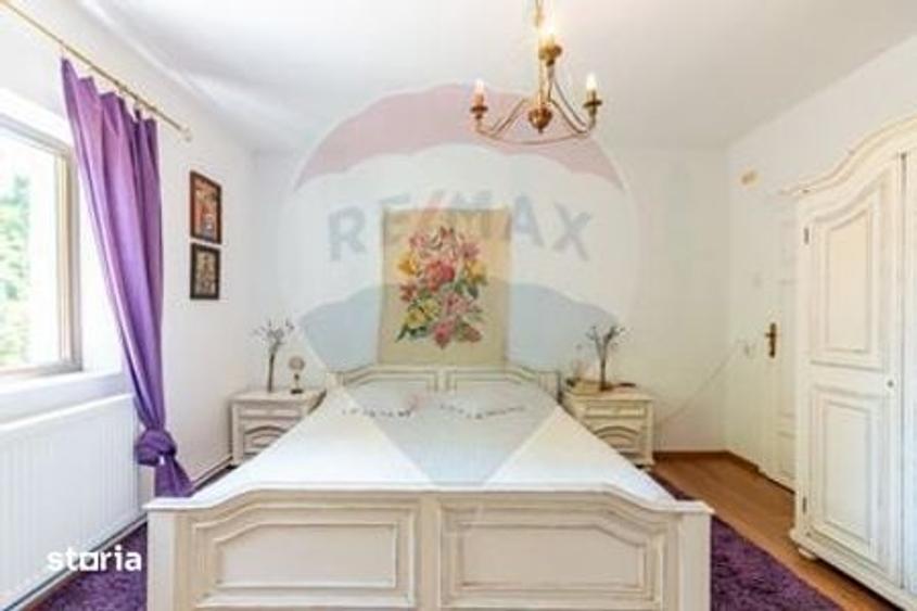 Casă cu 4 camere cu Teren 4435 Mp în Central
