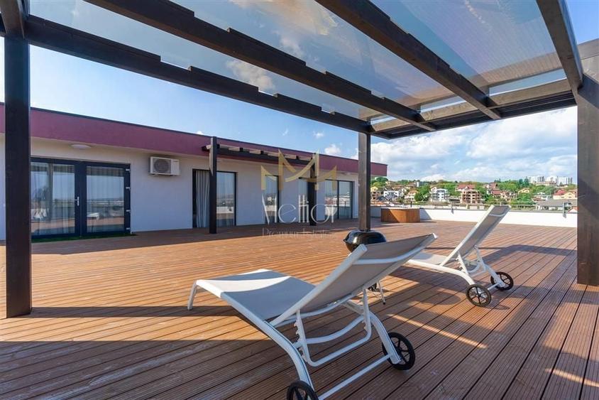 Apartament cu 4 camere semidecomandat în Borhanci