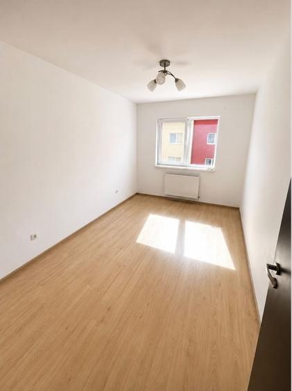 Apartament cu 2 camere decomandat în Sânpetru
