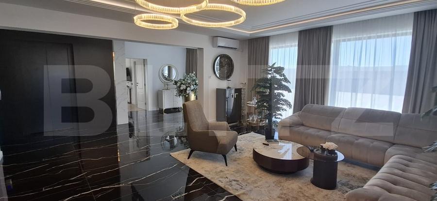 Penthouse cu 8 camere decomandat, mobilat în Frumoasa