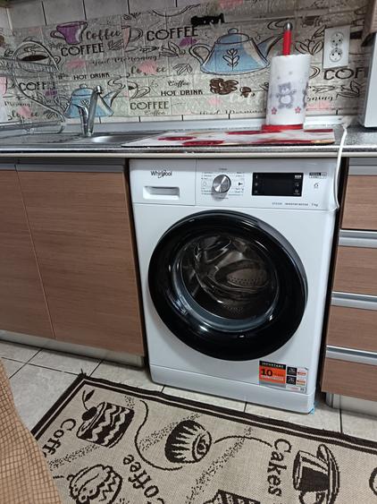 Apartament cu 3 camere decomandat, mobilat în Berceni