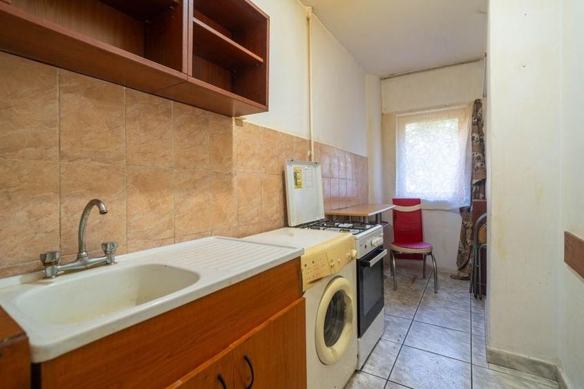 Garsonieră decomandată în UTA